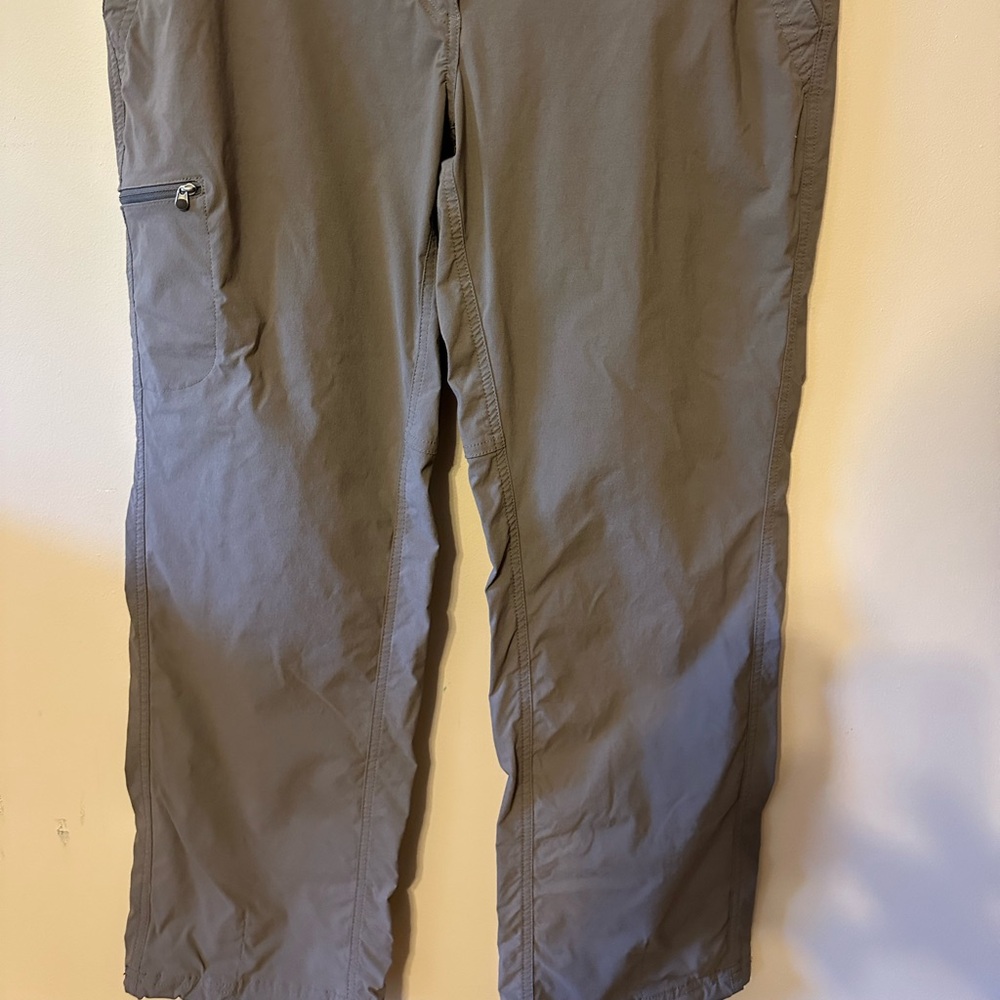LL Bean Women’s Comfort Trail Pants 16 Petite, Ash Color